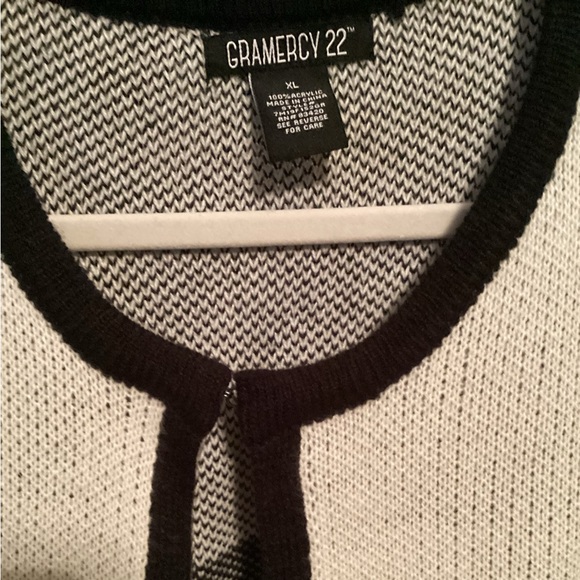 Gramercy 22 color block cardigan , size XL - Picture 4 of 4